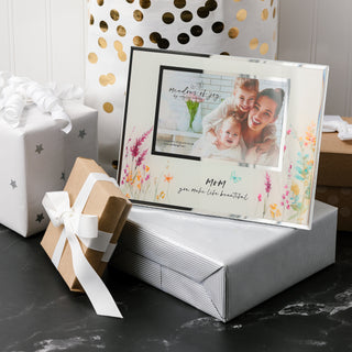 Mom 9.25" x 7.25" Frame (Holds 6" x 4" Photo)