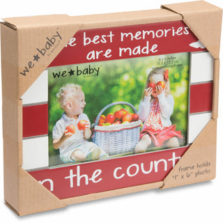 Country Baby 7.5" x 6" Frame (Holds 4" x 6" Photo)