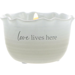 Love Lives Here 11 oz - 100% Soy Wax Reveal Candle
Scent: Tranquility